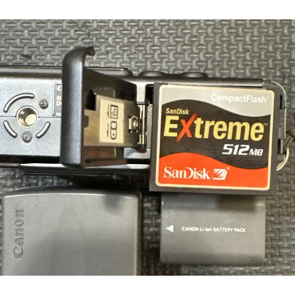 Canon PowerShot S70 7.1MP Compact Digital Camera Bundle